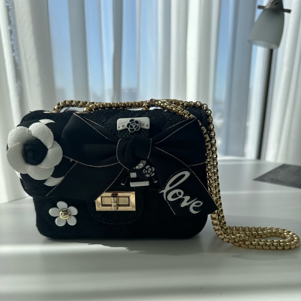 Stylish Bandits Black Quilted Purse